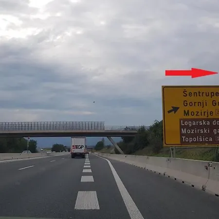 - Celje Lägenhet Braslovce